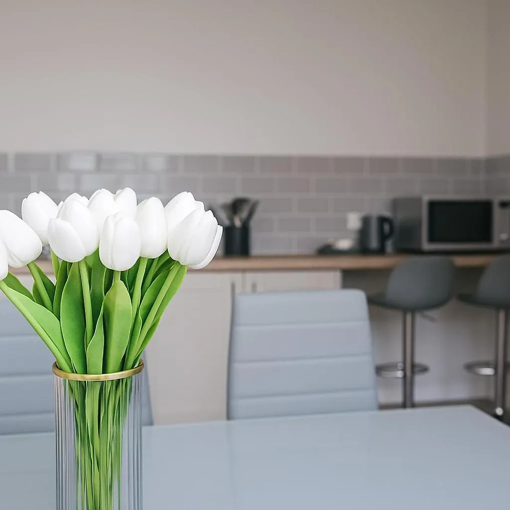 לידס Modern 3 Bed Duplex Apartment